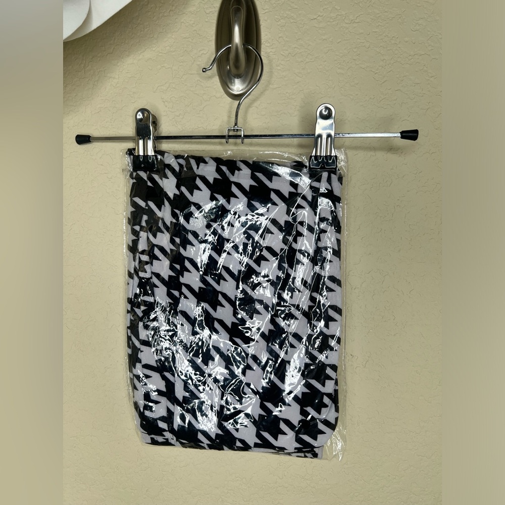 NTM: Brand New Design USA Black & White Houndstooth Print Leggings Sz 0X - Picture 2 of 7